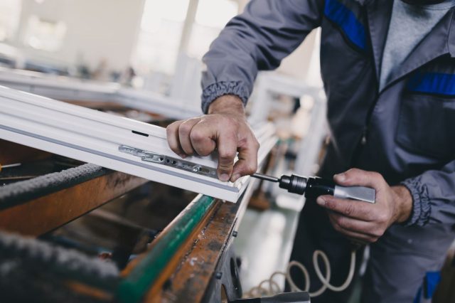 ASSEMBLAGE PORTES ET FENÊTRES